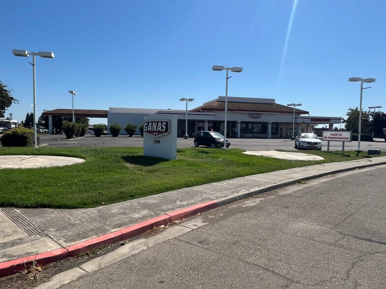More Photos Of 3190 Auto Center Cir, Stockton Auto Dealership For Lease