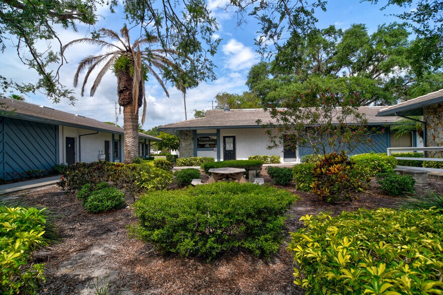 More Photos Of 3275 66th St N, Saint Petersburg Medical For Sale