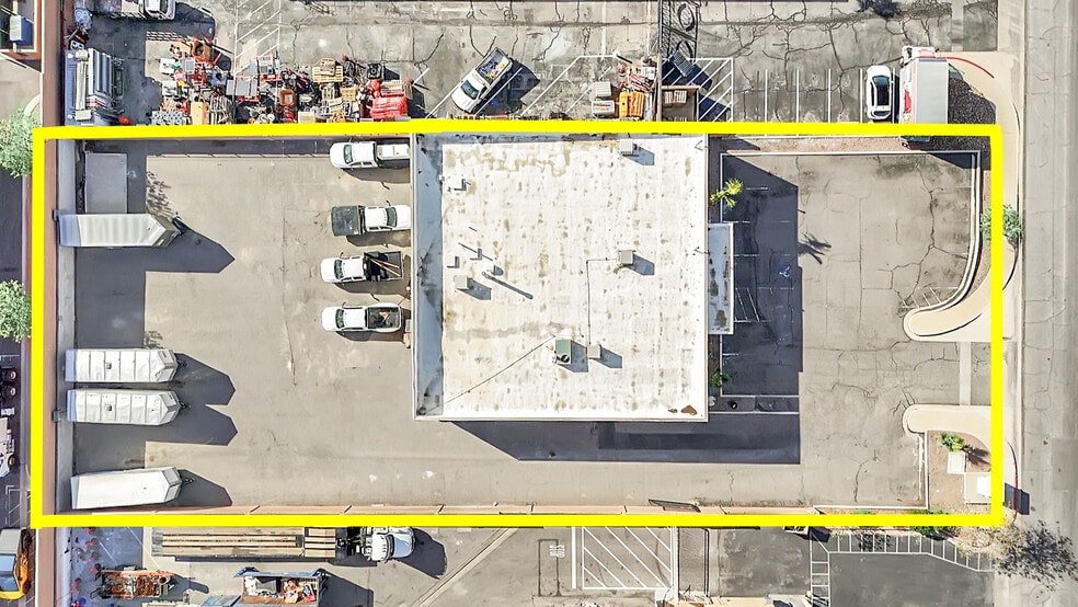 More Photos Of 231 Sunpac Ave, Henderson Warehouse For Lease