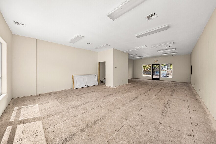 More Photos Of 209 S Old Pacific Hwy, Myrtle Creek Office For Sale