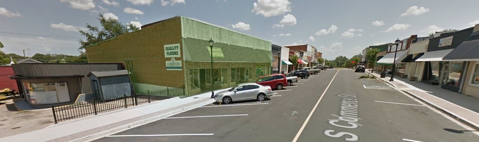 More Photos Of 15-17 S Commerce St, Liberty Storefront For Sale