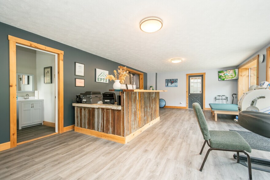 More Photos Of 541 Spruce St, Thomas Flex For Sale