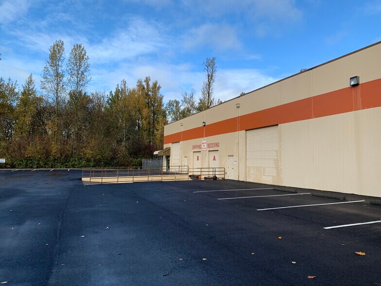 More Photos Of 1871-1891 NW Commerce Ct, Troutdale Warehouse For Lease