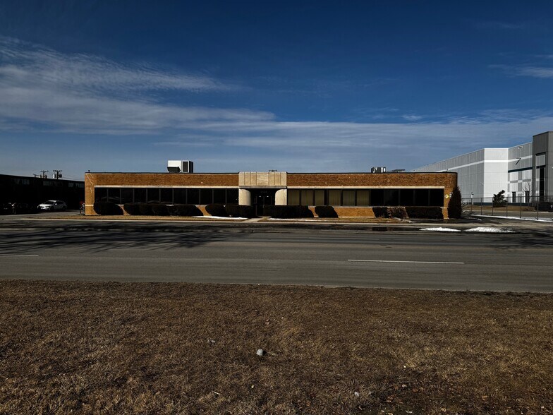 Primary Photo Of 9128 W Belmont Ave, Franklin Park Manufacturing For Sale