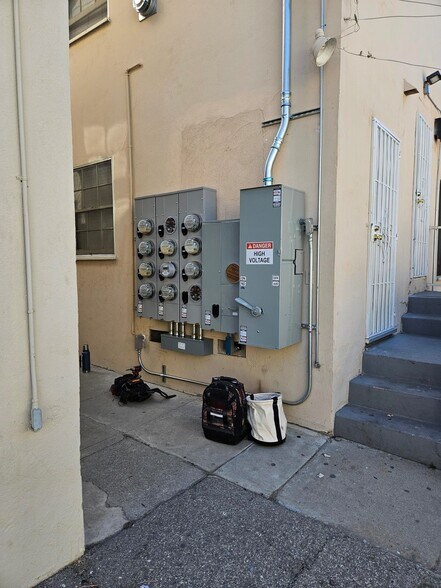 More Photos Of 707-709 Crenshaw Blvd, Los Angeles Apartments For Sale