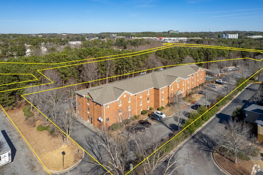 More Photos Of 7065 Jimmy Carter Blvd, Peachtree Corners Hotel For Sale