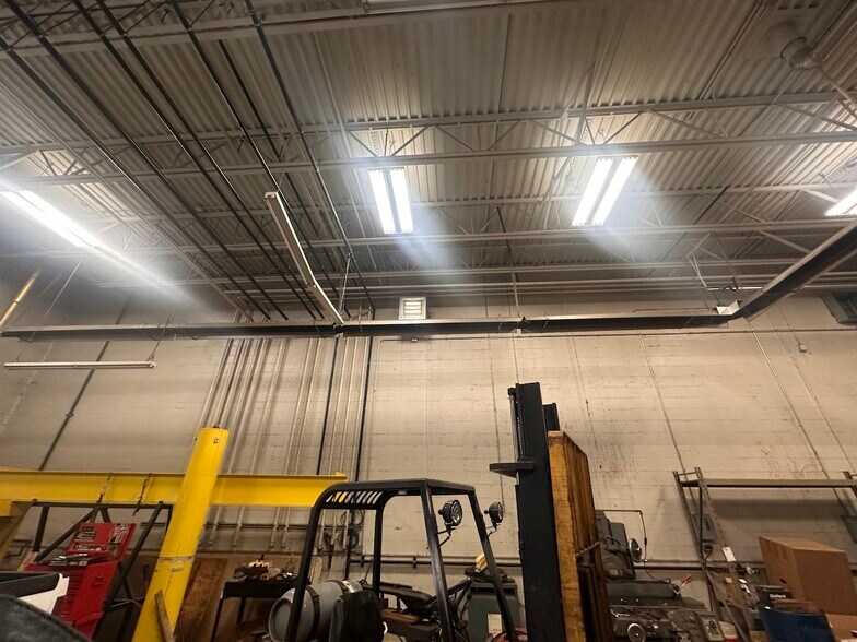 More Photos Of 3408 Busch Dr SW, Grandville Manufacturing For Sale