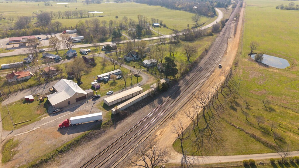 More Photos Of 101 Bingham st, Koshkonong Specialty For Sale