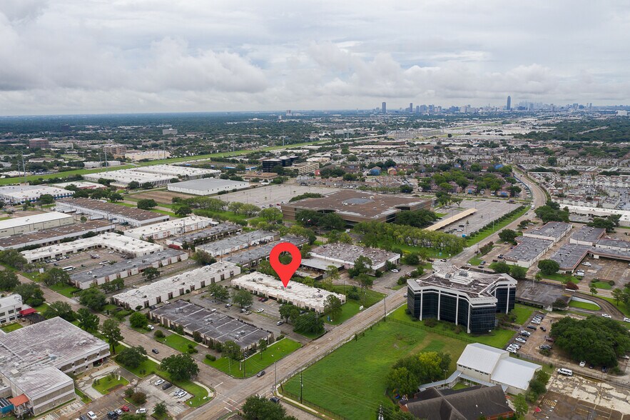 More Photos Of 9720 Town Park, Houston Office For Sale