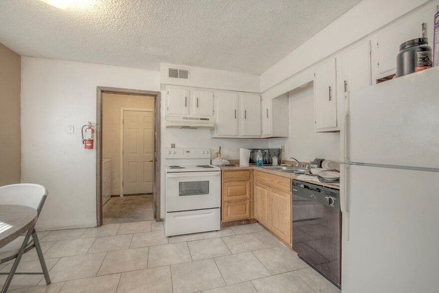 More Photos Of 9201 E 54th St, Raytown Apartments For Sale