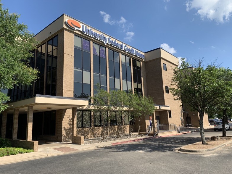 More Photos Of 3305 Steck Ave, Austin Loft Creative Space For Lease