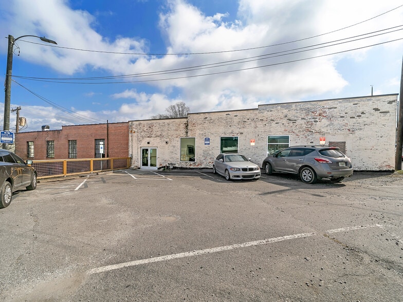 More Photos Of 37 N Broad St, Brevard Storefront Retail Office For Lease