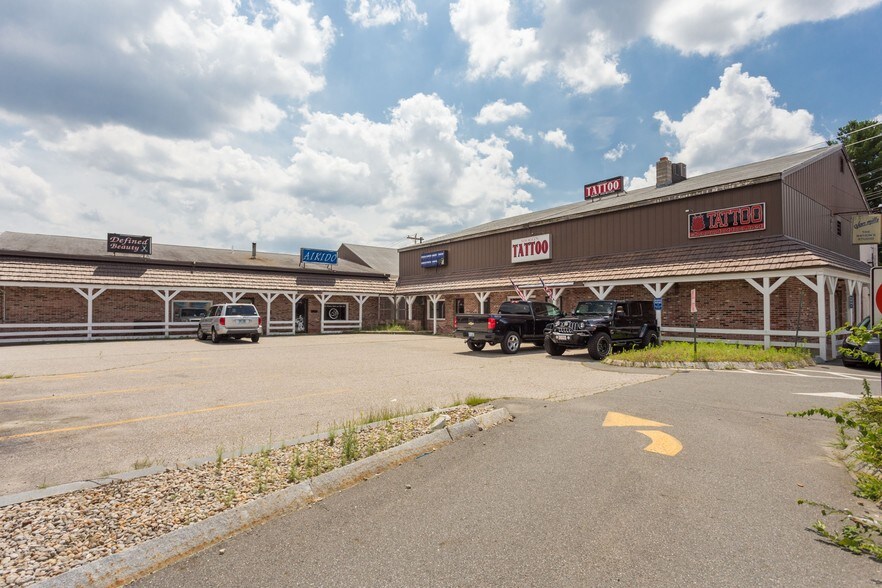 More Photos Of 326 S Broadway, Salem General Retail For Sale