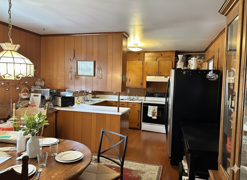 More Photos Of 2840 McCullough Blvd, Belden Office Residential For Sale