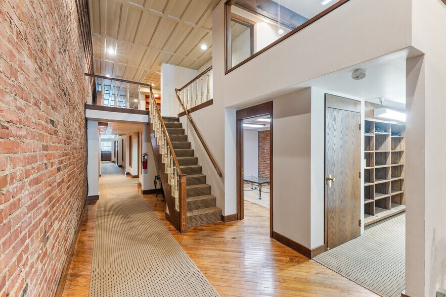 More Photos Of 623 W Main St, Louisville Office For Sale