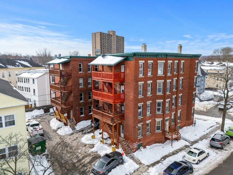 More Photos Of 70-72 Russell Street, Worcester Apartments For Sale