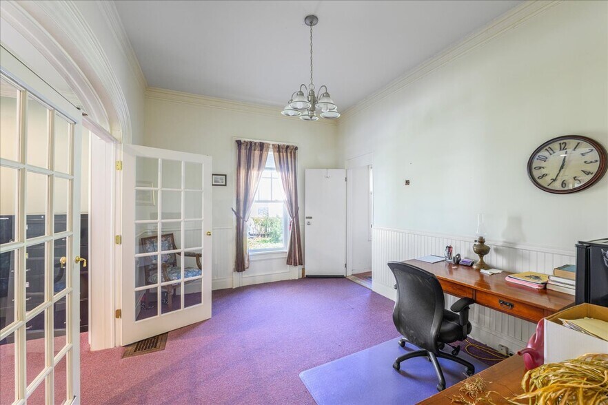 More Photos Of 139 N Ocean Ave, Patchogue Office Residential For Lease