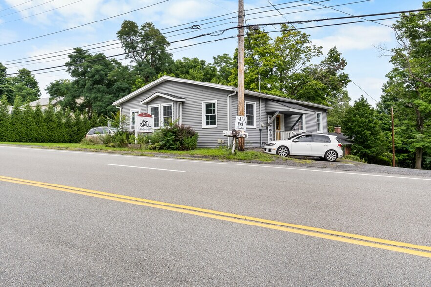 More Photos Of 2330 State Route 32, New Windsor Township Office For Lease