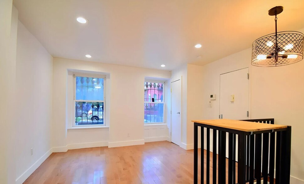 More Photos Of 1076 Dean St, Brooklyn Apartments For Sale