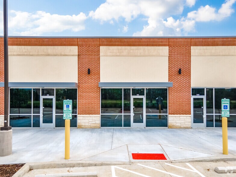 More Photos Of 2401 Little Elm Pkwy, Little Elm General Retail For Lease