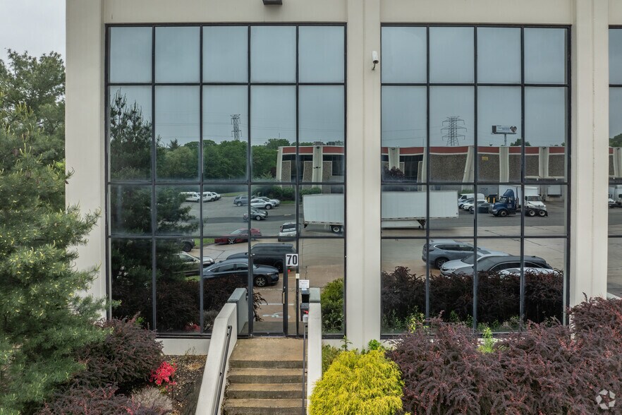 More Photos Of 70-96 Distribution Blvd, Edison Warehouse For Lease