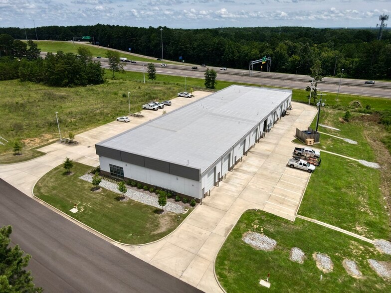 More Photos Of 185 Country Place Pky, Pearl Flex For Lease