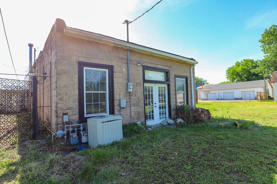 More Photos Of 210 Main St, Hazel Storefront For Sale
