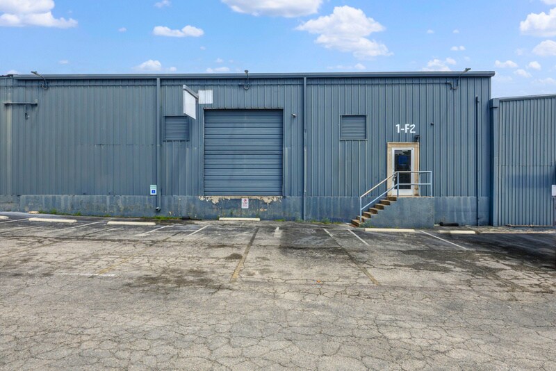 More Photos Of 415 E Saint Elmo Rd, Austin Unknown For Lease