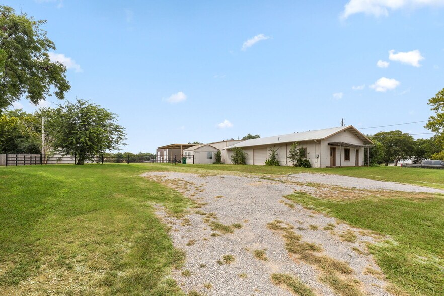 More Photos Of 446 3rd st, Burkburnett Warehouse For Sale