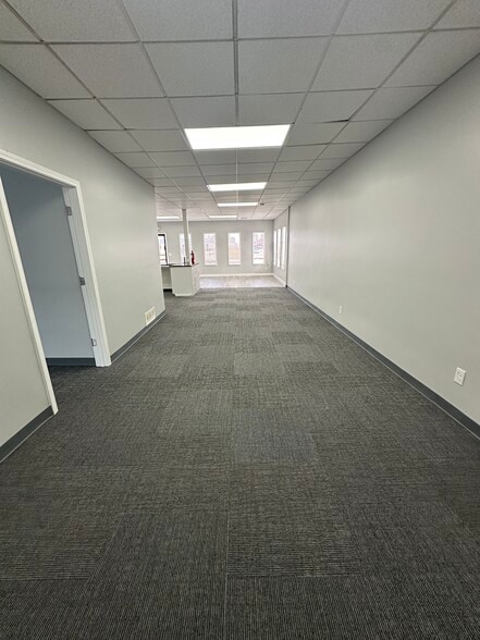 More Photos Of 415 S Kansas Ave, Olathe Warehouse For Lease