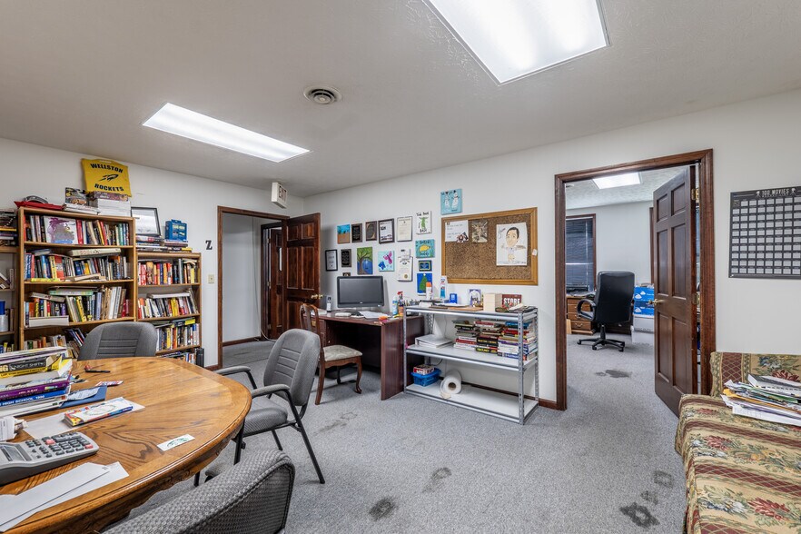 More Photos Of 24112 E 2nd St, Wellston Office For Sale
