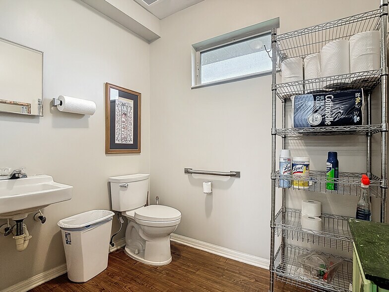 More Photos Of 45 Bryan Ave, LaBelle Medical For Sale