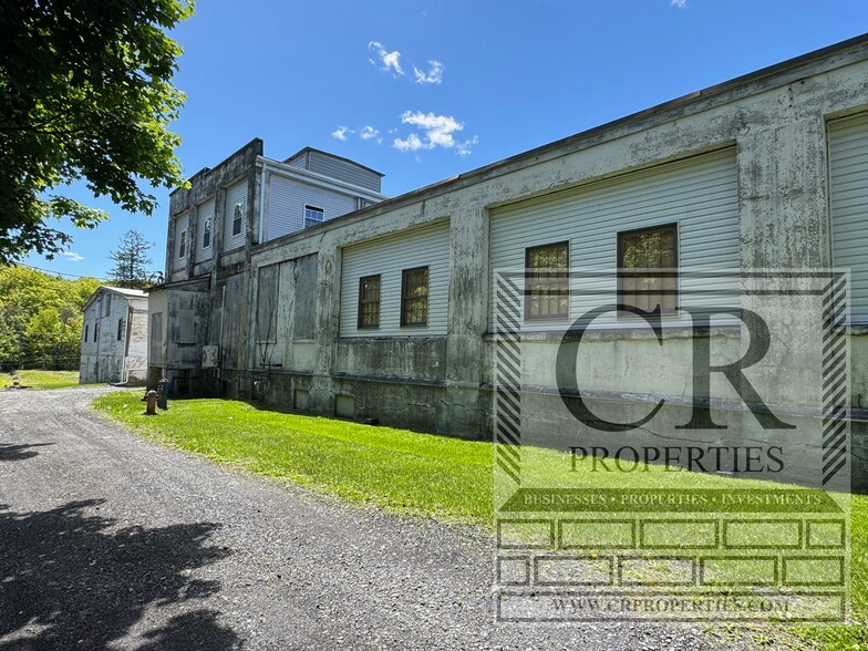 More Photos Of 155 Vineyard Ave, Highland Service For Sale