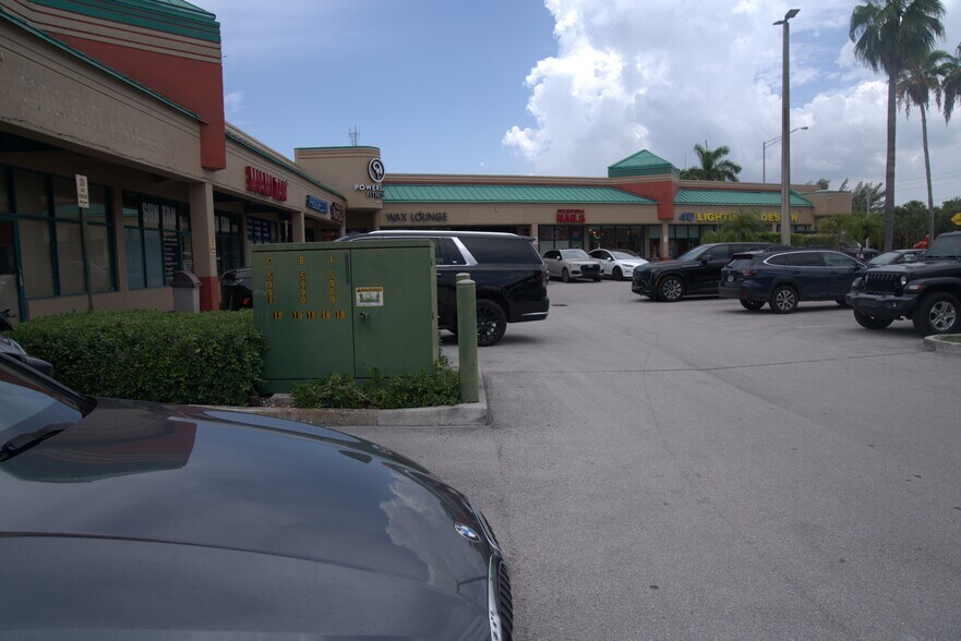 More Photos Of 16101-16173 Biscayne Blvd, North Miami Beach Coworking Space