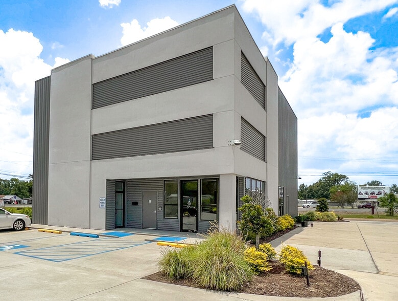 More Photos Of 13430 Leah St, Gonzales Self Storage For Lease