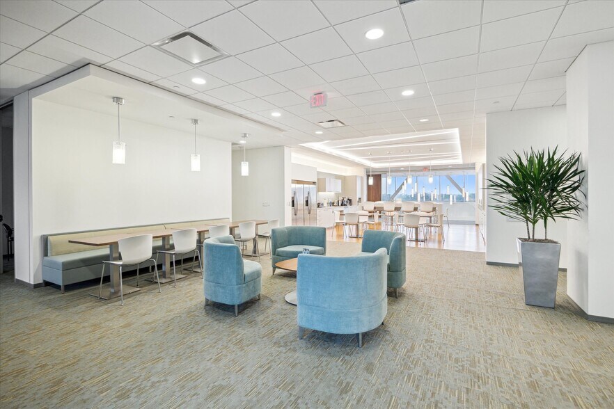 More Photos Of 9090 Katy Fwy, Houston Medical For Lease