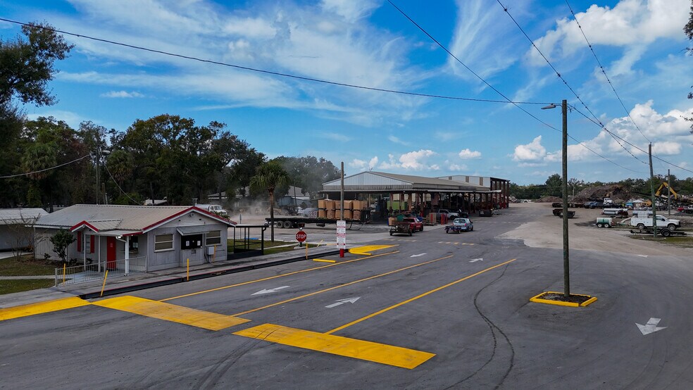 More Photos Of 7314 Nundy Ave, Gibsonton Warehouse For Lease