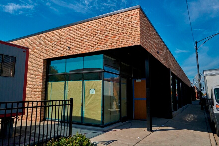 More Photos Of 3310 N Elston Ave, Chicago Manufacturing For Lease
