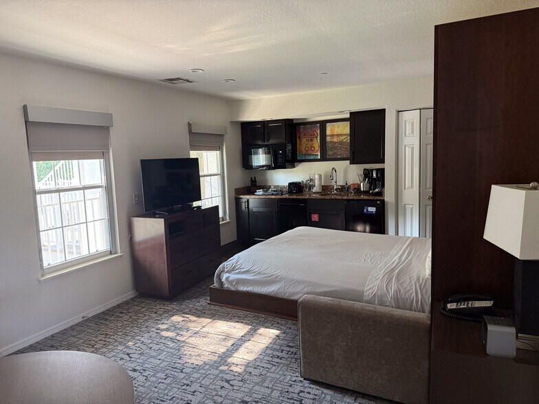 More Photos Of 3165 Falls Pky, Branson Hotel For Sale