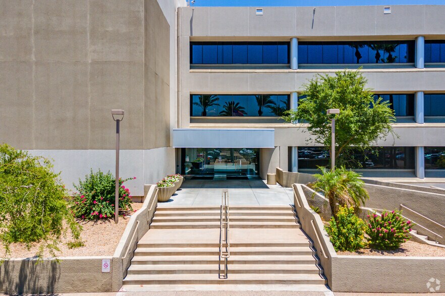 More Photos Of 18444 N 25th Ave, Phoenix Medical For Lease