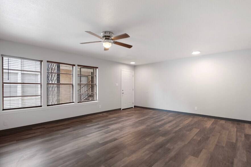 More Photos Of 1283 E Raines Rd, Memphis Apartments For Sale