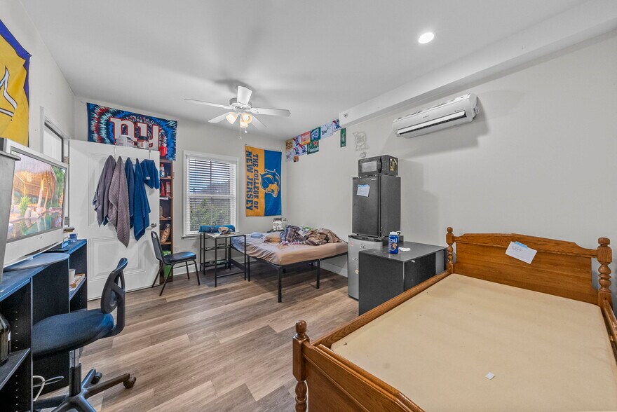 More Photos Of , Ewing Unknown For Sale