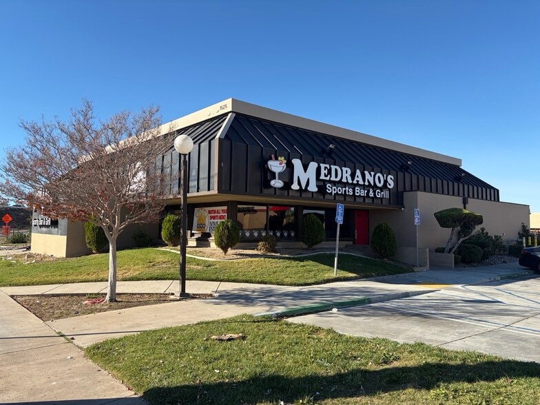 More Photos Of 1525 W Avenue K, Lancaster Restaurant For Lease