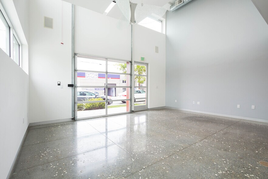 More Photos Of 215-237 California St, El Segundo Loft Creative Space For Lease