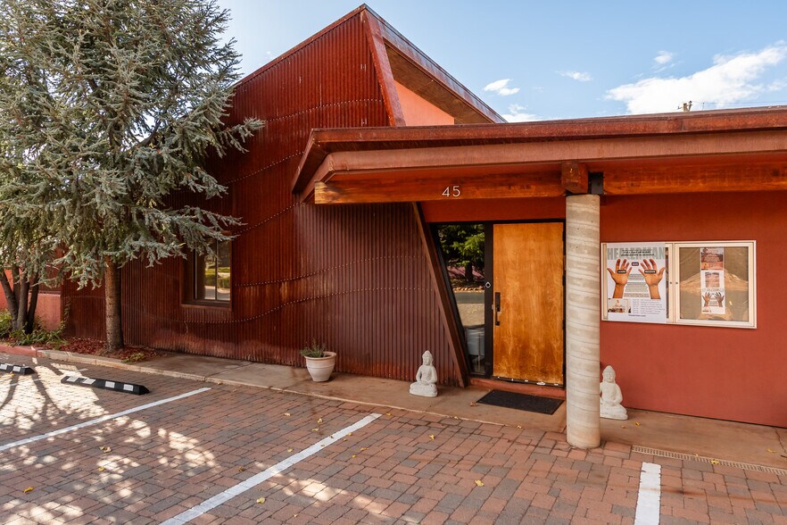 More Photos Of 45 Birch Blvd, Sedona Medical For Lease
