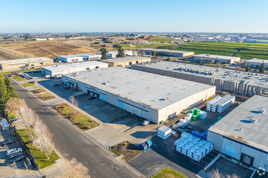 More Photos Of 8640-8670 23rd Ave, Sacramento Warehouse For Lease