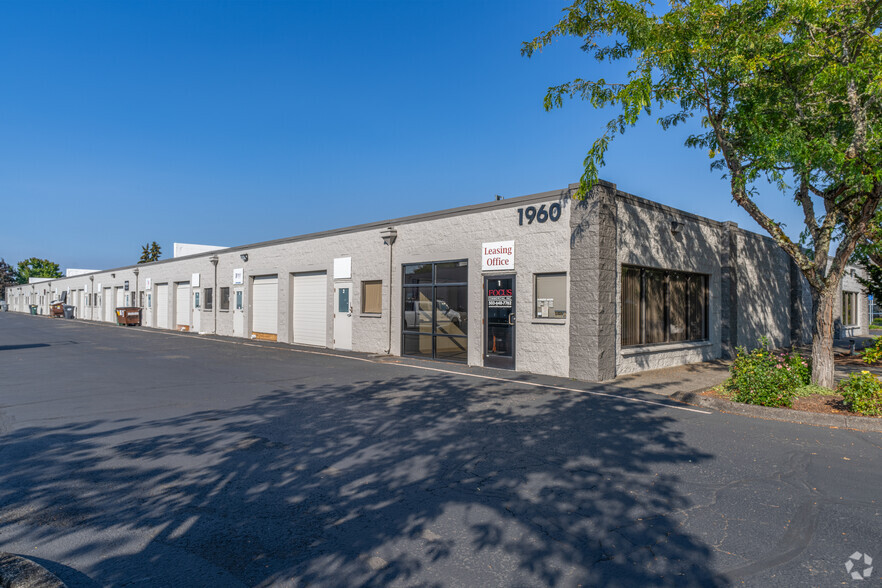 Primary Photo Of 1960 NE 25th Ave, Hillsboro Showroom For Lease