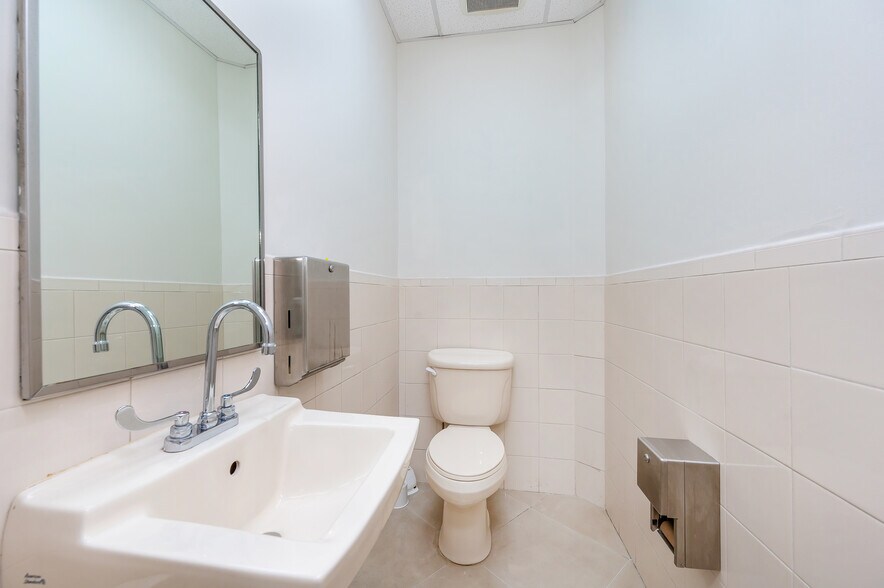 More Photos Of 6701 S Red Rd, South Miami Medical For Sale