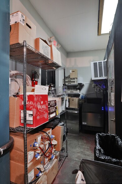 More Photos Of 310-312 E Hudson St, Columbus Freestanding For Sale