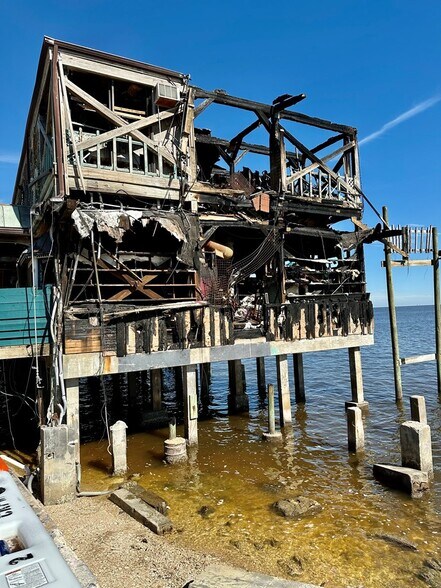 More Photos Of 450 Dock St, Cedar Key Freestanding For Sale